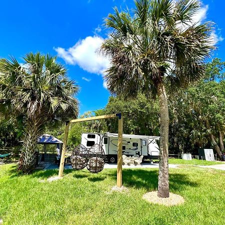 Lake Front Rv Experience Close To Port Canaveral And Kennedy Space Center Hotel Titusville Buitenkant foto