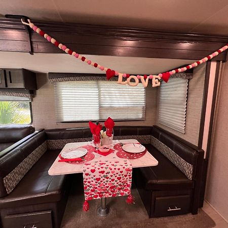 Lake Front Rv Experience Close To Port Canaveral And Kennedy Space Center Hotel Titusville Buitenkant foto