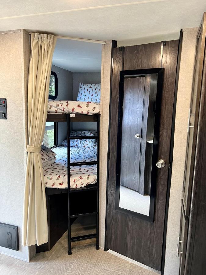 Lake Front Rv Experience Close To Port Canaveral And Kennedy Space Center Hotel Titusville Buitenkant foto