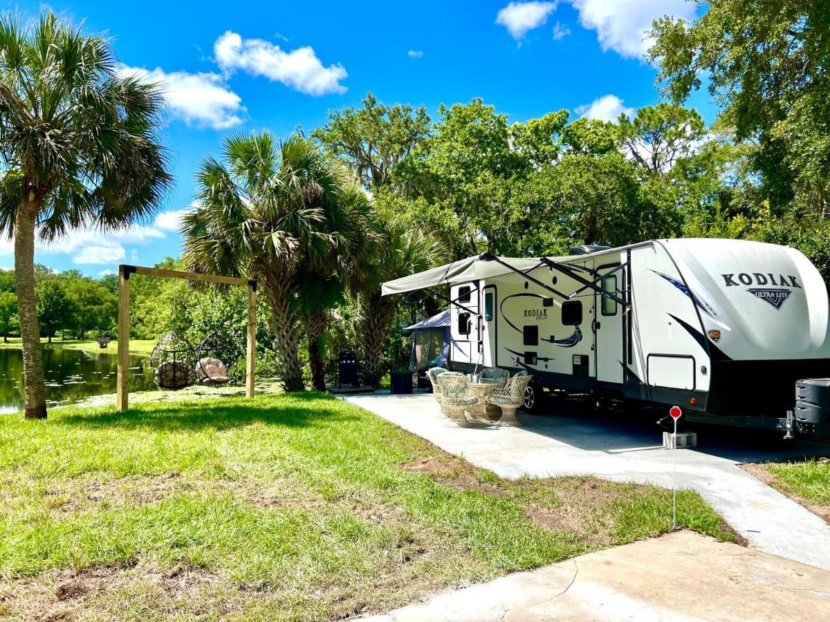 Lake Front Rv Experience Close To Port Canaveral And Kennedy Space Center Hotel Titusville Buitenkant foto