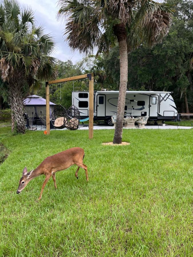 Lake Front Rv Experience Close To Port Canaveral And Kennedy Space Center Hotel Titusville Buitenkant foto