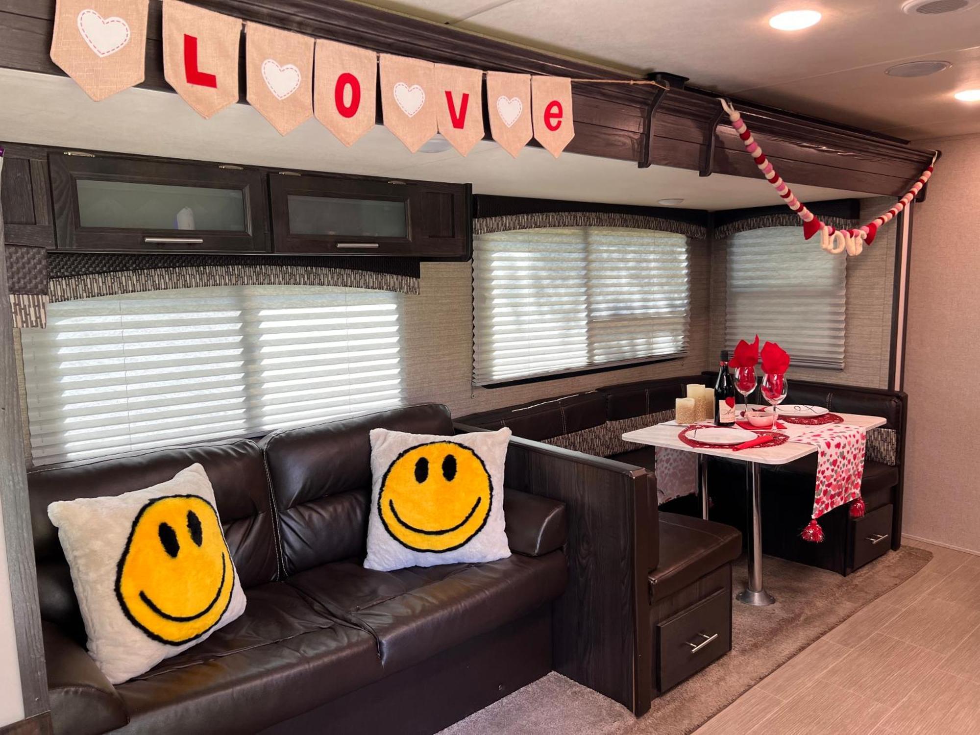 Lake Front Rv Experience Close To Port Canaveral And Kennedy Space Center Hotel Titusville Buitenkant foto